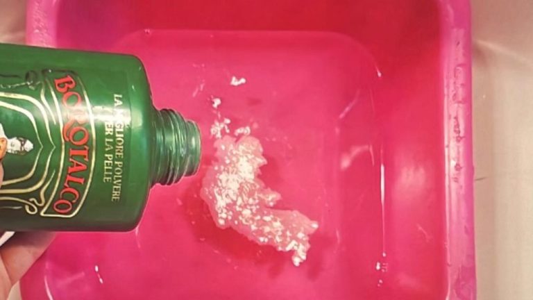 Babypuder in lauwarmem Wasser: So sparen Sie viel Zeit beim Reinigen