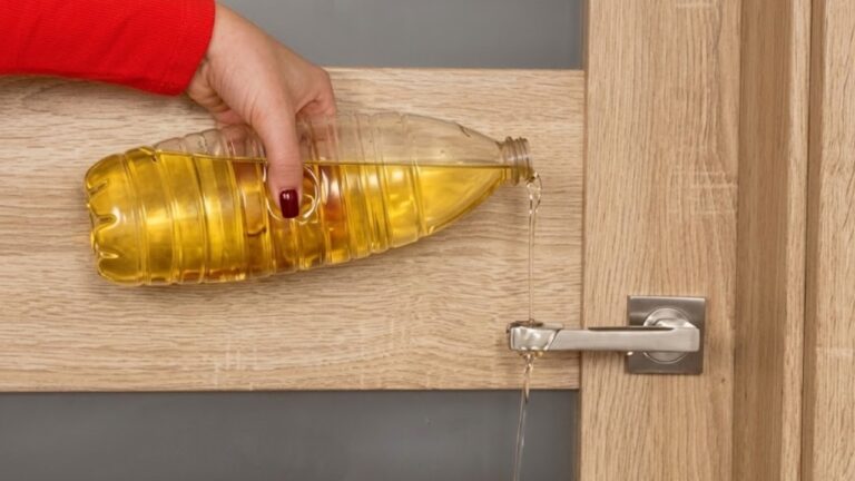 Pour Oil on the Door Handle. You’ll Be Thankful for This Trick!