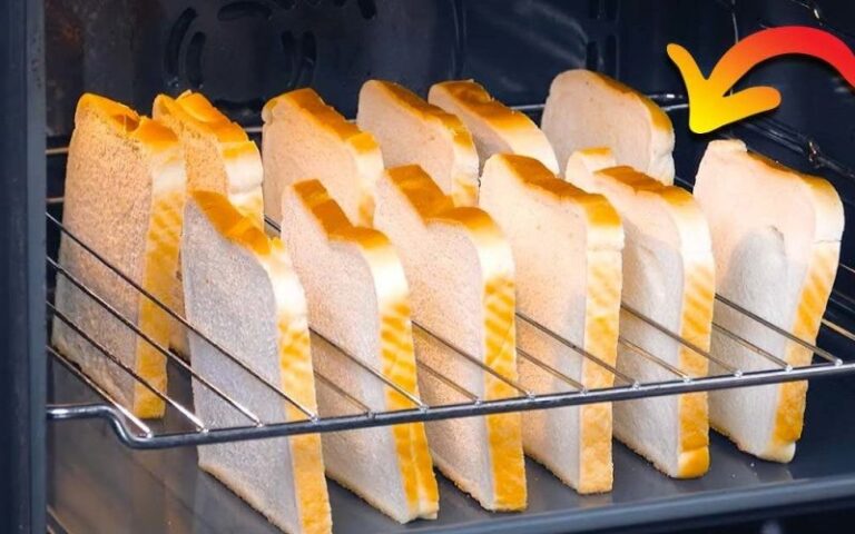 Why Put Slices of Bread Between Oven Racks? The Little-Known Trick!