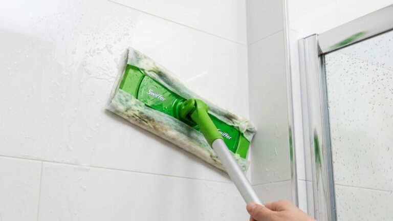 Vous utilisez mal votre Swiffer ! 8 astuces rapides et géniales