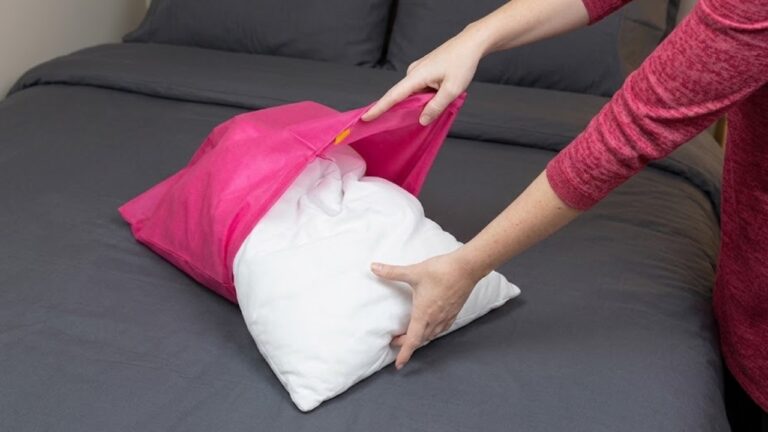 Mettez un oreiller dans un sac-poubelle : cette astuce est étonnante !