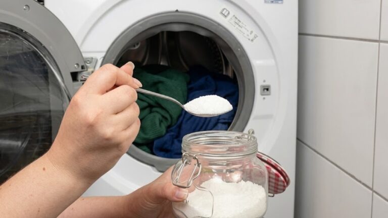Deux cuillères suffisent pour parfumer le linge plus longtemps !