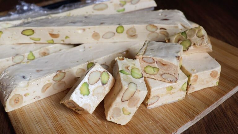 Perfetto per le feste e i dolci di Natale! Senza cottura e senza farina, si scioglie in bocca